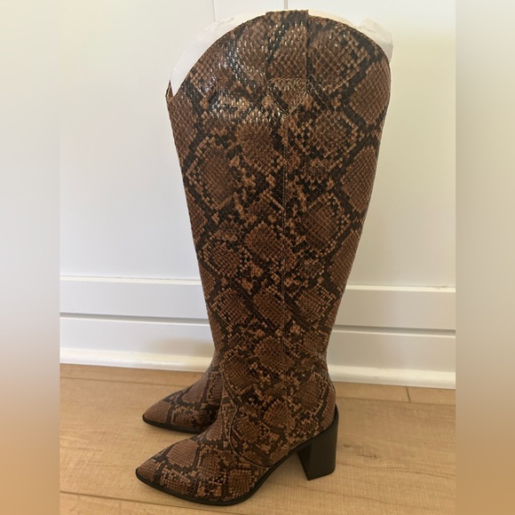 The Drop Cassandra Faux Snakeskin Knee-High Western Boots - Picture 4 of 11